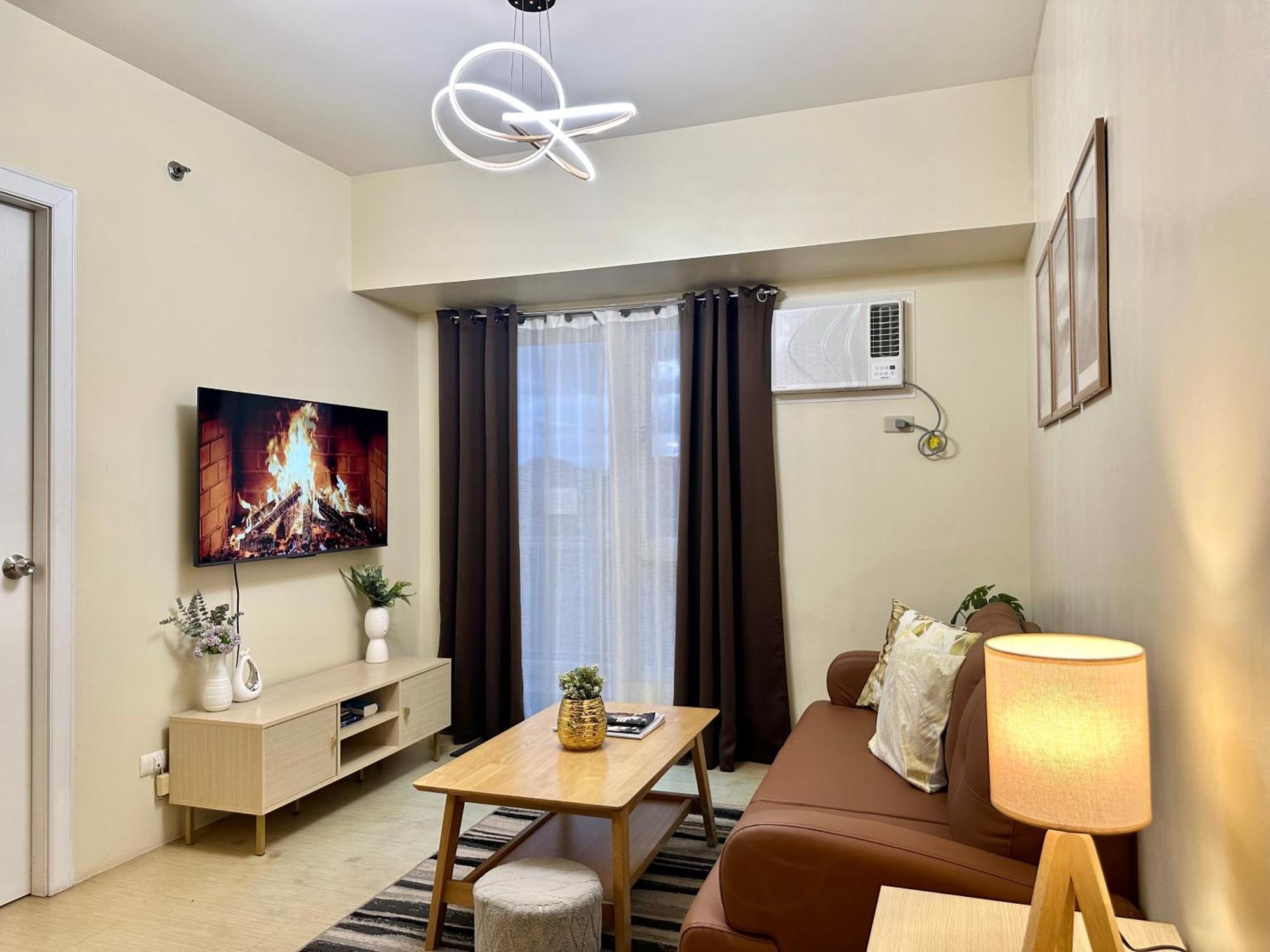 2-Bedroom Condo Unit With Balcony At Centrio Tower Beside Ayala Centrio Mall Downtown Cdo Cagayan de Oro Exterior photo